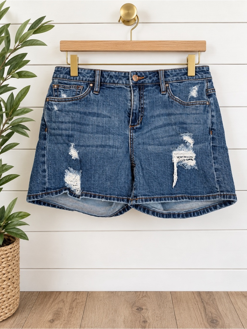 💙 Joe’s Jeans Distressed Denim Shorts Women’s W28